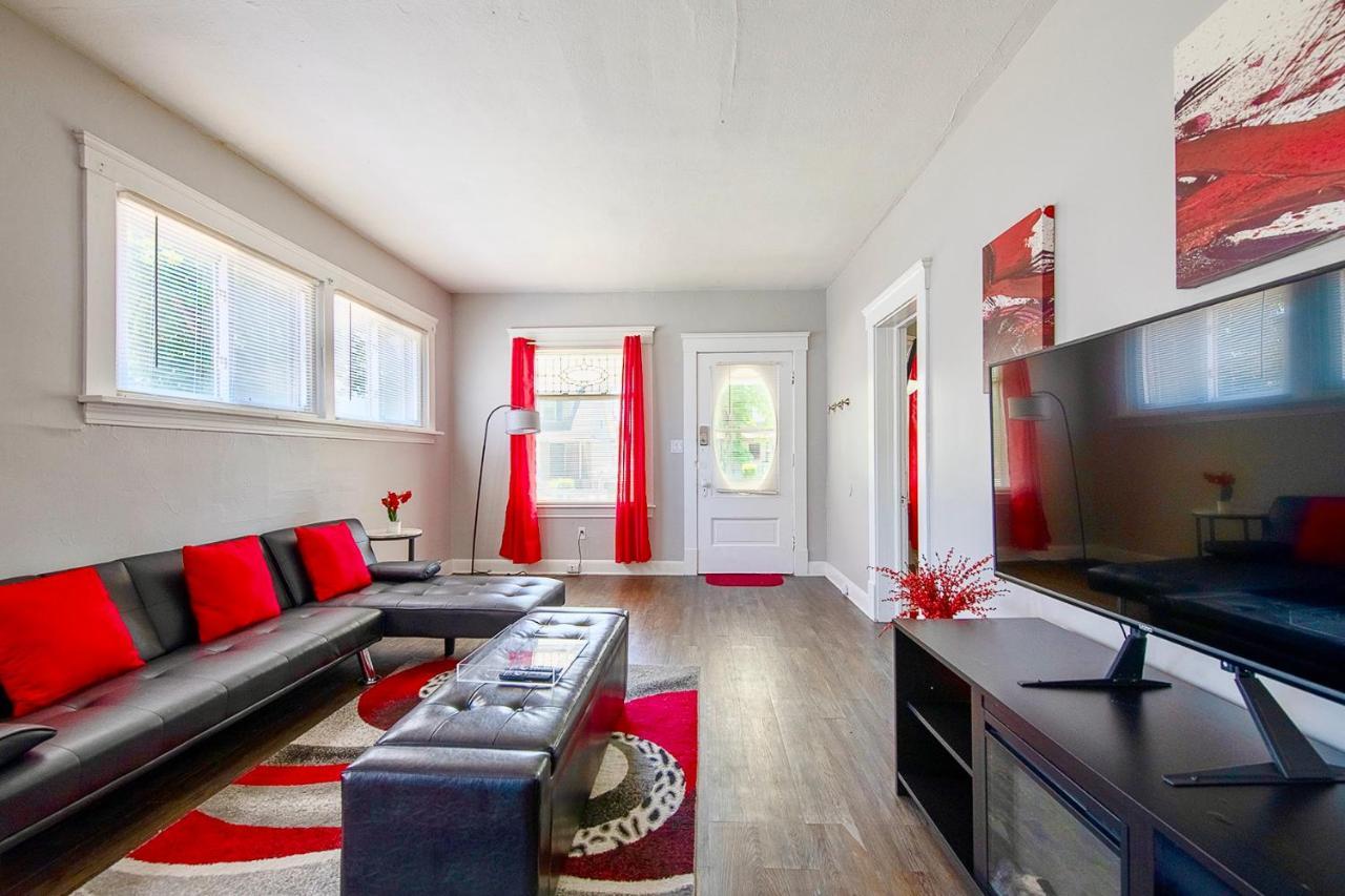 The Rubi Lounge: Modern Brooklyn Escape with Parking & High-Speed Wi-Fi Villa Cleveland Exterior photo