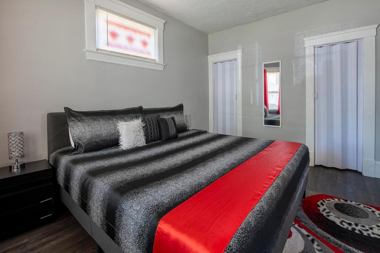 The Rubi Lounge: Modern Brooklyn Escape with Parking & High-Speed Wi-Fi Villa Cleveland Exterior photo