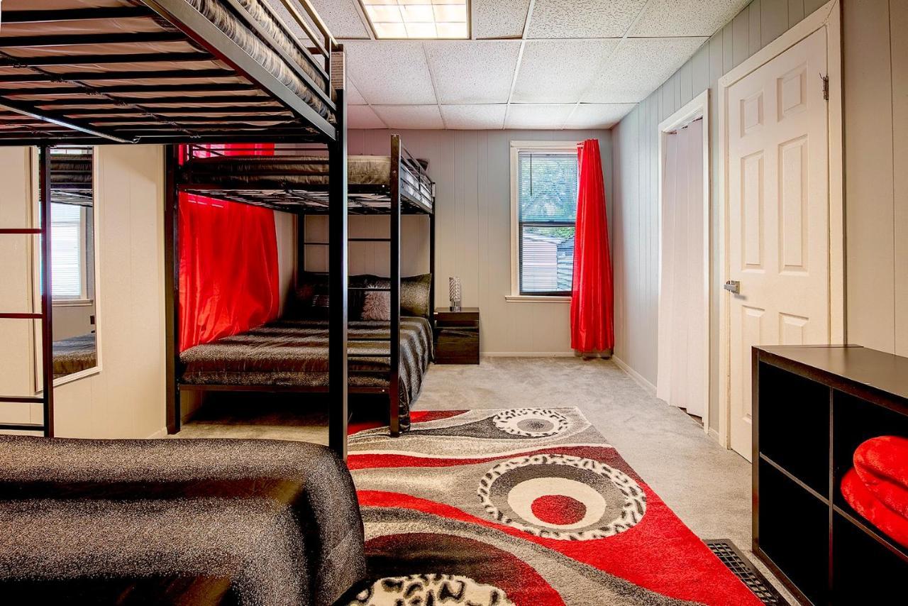 The Rubi Lounge: Modern Brooklyn Escape with Parking & High-Speed Wi-Fi Villa Cleveland Exterior photo
