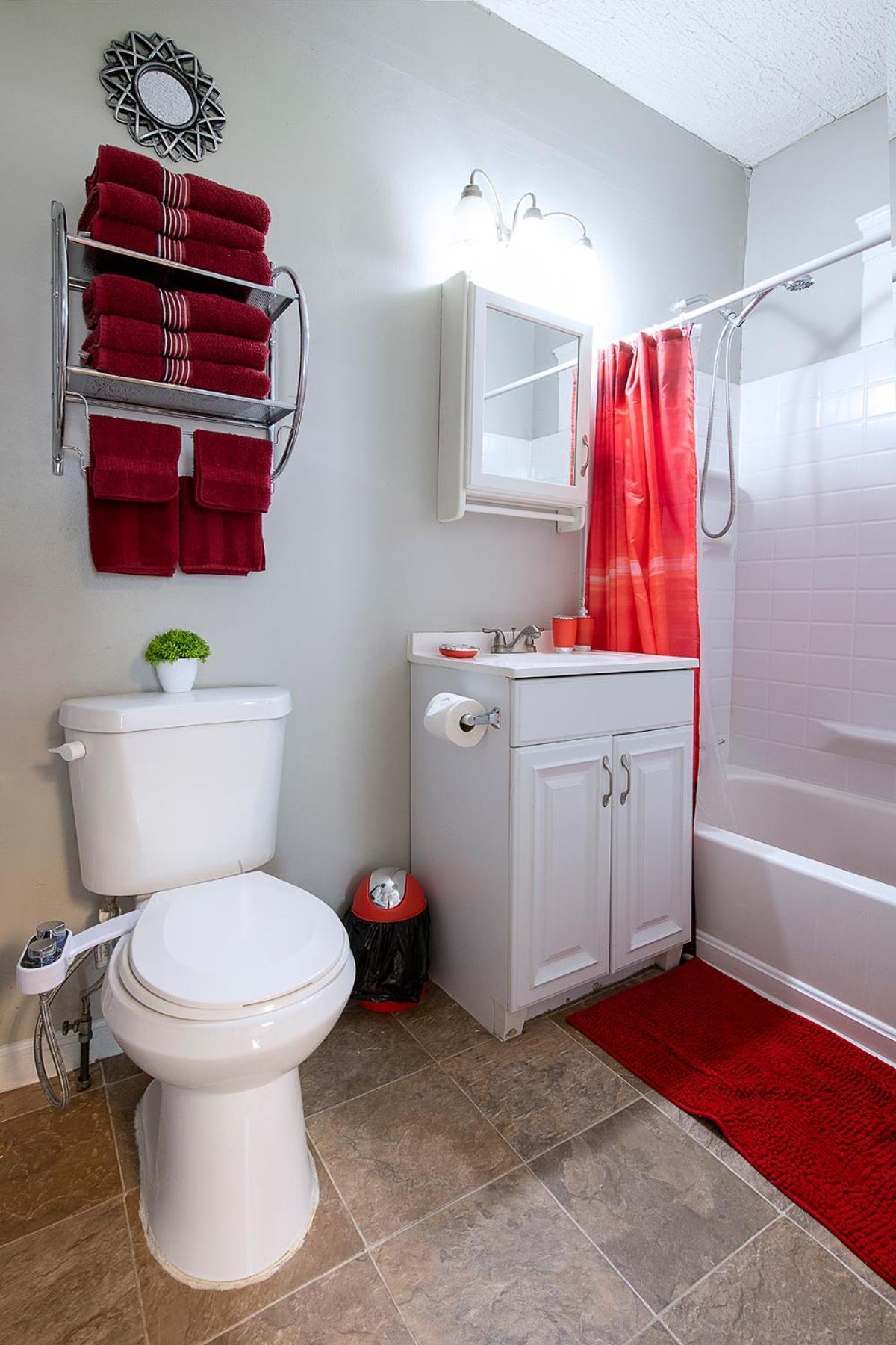 The Rubi Lounge: Modern Brooklyn Escape with Parking & High-Speed Wi-Fi Villa Cleveland Room photo